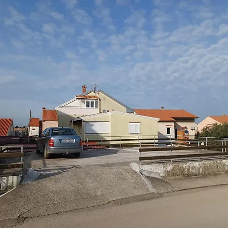 Family 2026 Ryanair's 10 דירה זאדאר