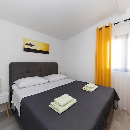 Family 2026 Ryanair's 10 * זאדאר