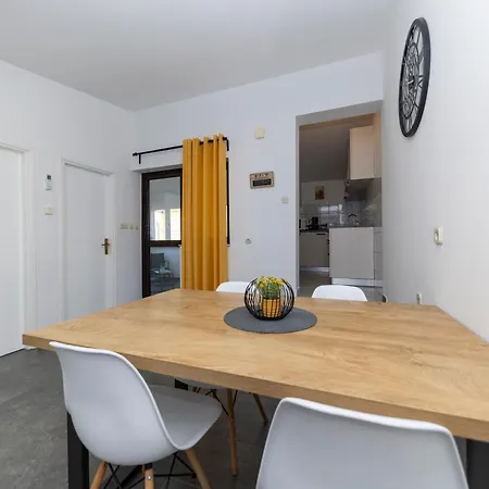 דירה Family 2026 Ryanair's 10 זאדאר